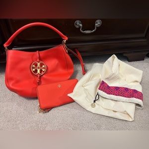 Tory Burch bag, wallet and dust bag. Like new condition. Burnt orange color.